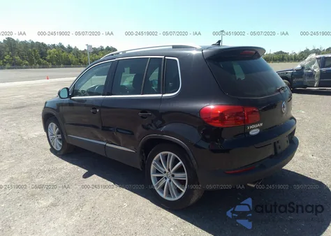 2013 Volkswagen Tiguan Se W/Sunroof & Nav z USA, uszkodzony, nr VIN WVGAV3AXXDW560271